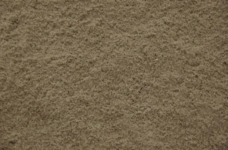 Een hoop metselzand: scherp, hoekig zand