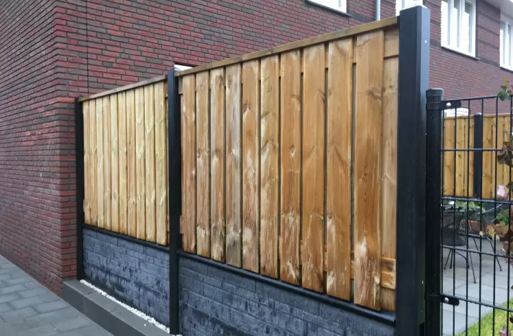 Grenen schutting van 21 planks, 180 bij 130 cm