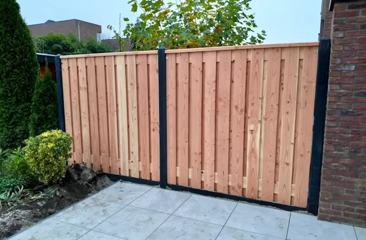 Over Ons Douglas 21 Planks Schutting 180x180cm Met Betonpalen 1